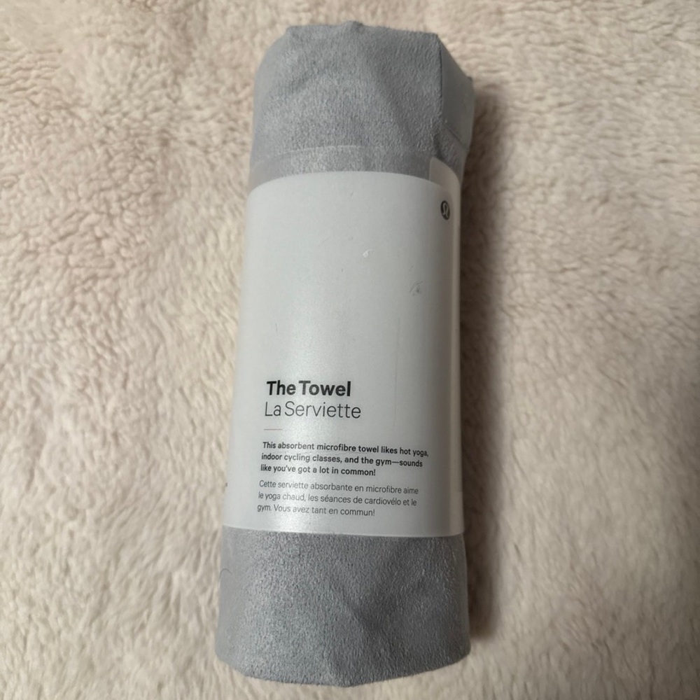 NWT Lululemon The Towel - Picture 4 of 8